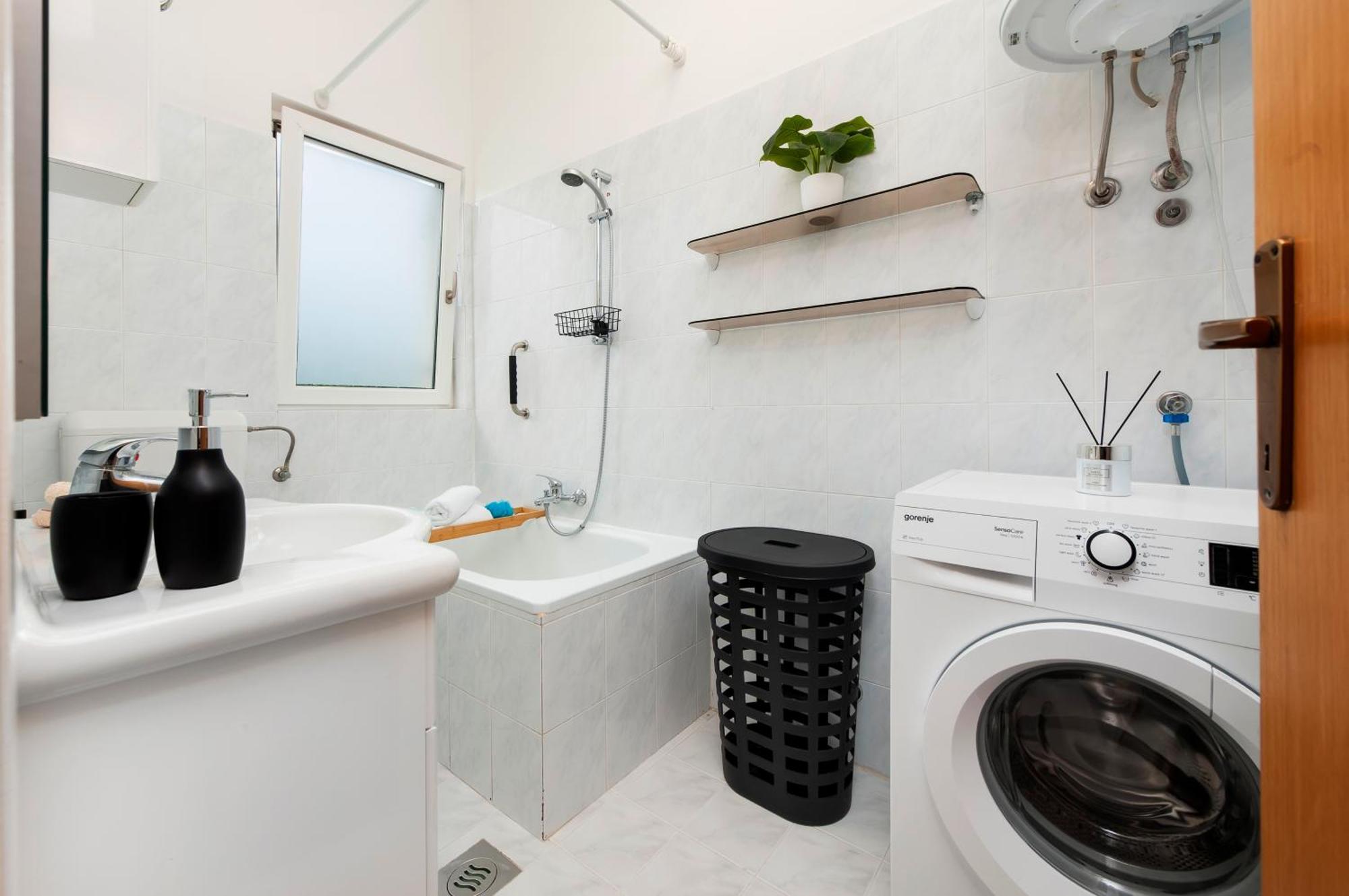 Apartman Nevera Adults Only ロヴィニ エクステリア 写真