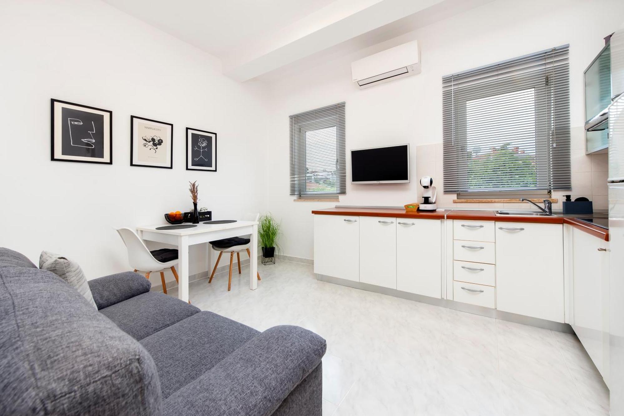 Apartman Nevera Adults Only ロヴィニ エクステリア 写真